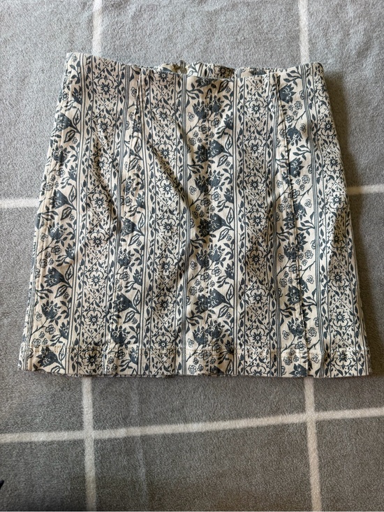 Free People Dresses & Skirts - Free People Floral Print Mini Skirt Size 4